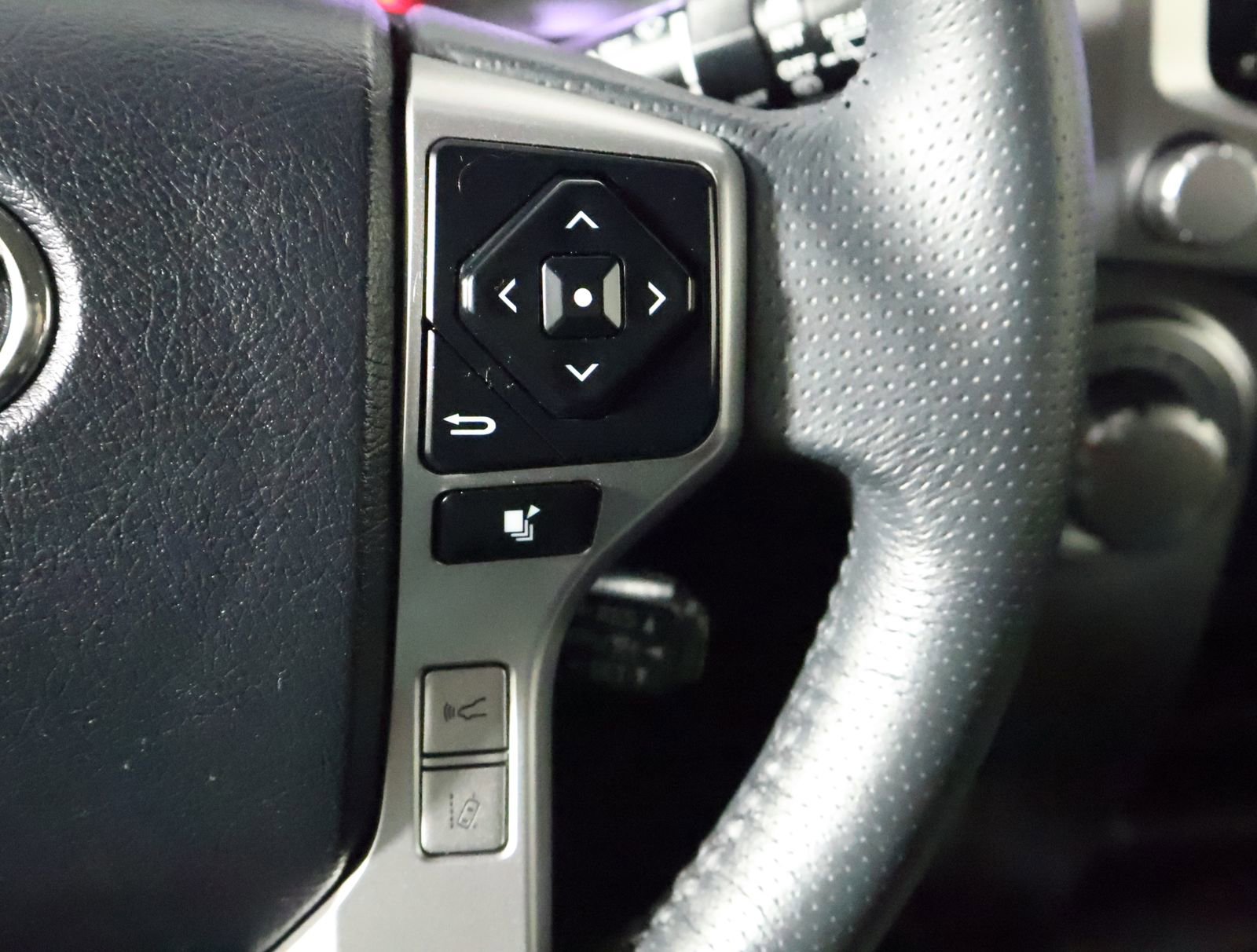 Used 2024 Toyota 4Runner SR5 image 35