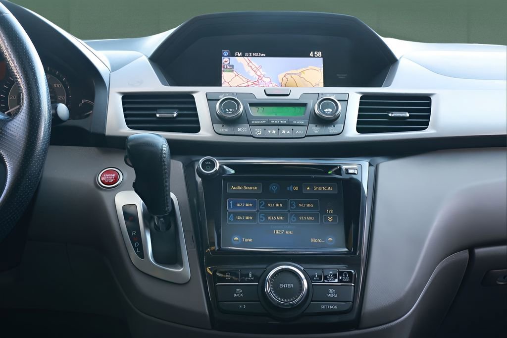 Used 2016 Honda Odyssey Touring image 23