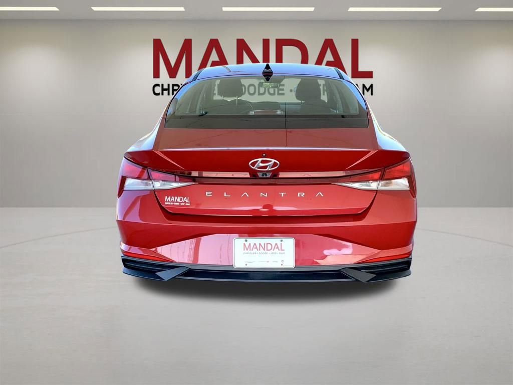 Used 2021 Hyundai Elantra SEL w/ Cargo Package FWD image 7