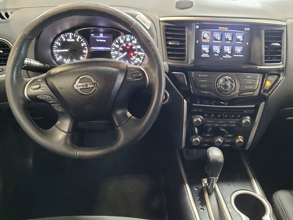 Used 2017 Nissan Pathfinder SV image 22