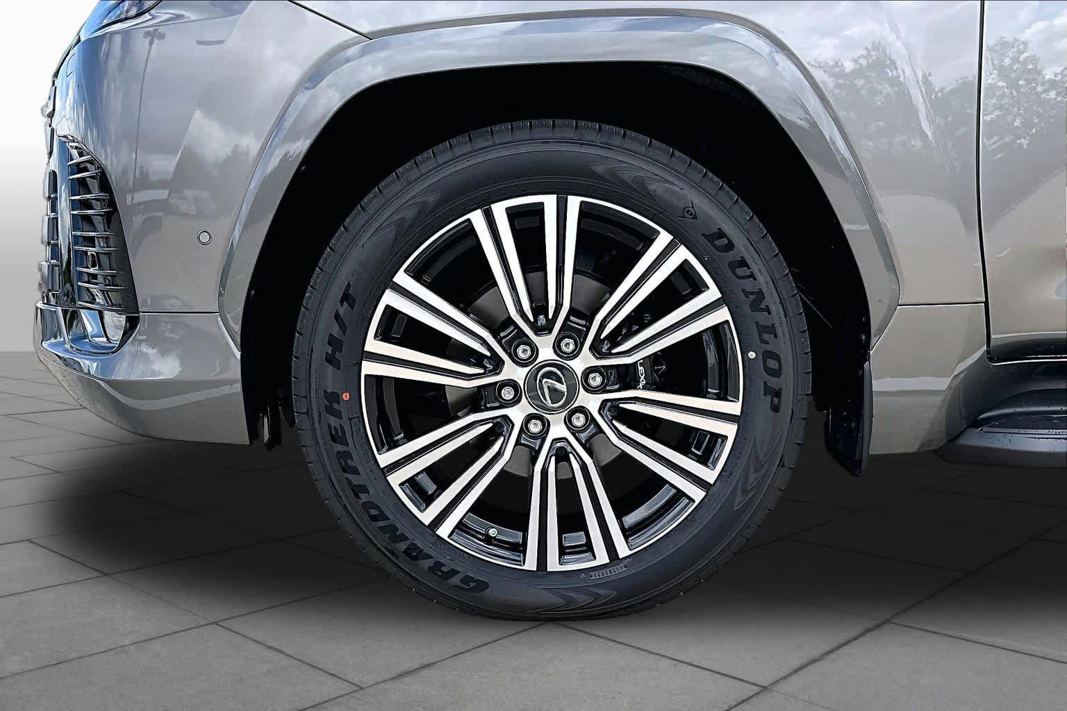 New 2026 Lexus LX 700h Luxury w/ Appearance Package AWD/4WD image 11