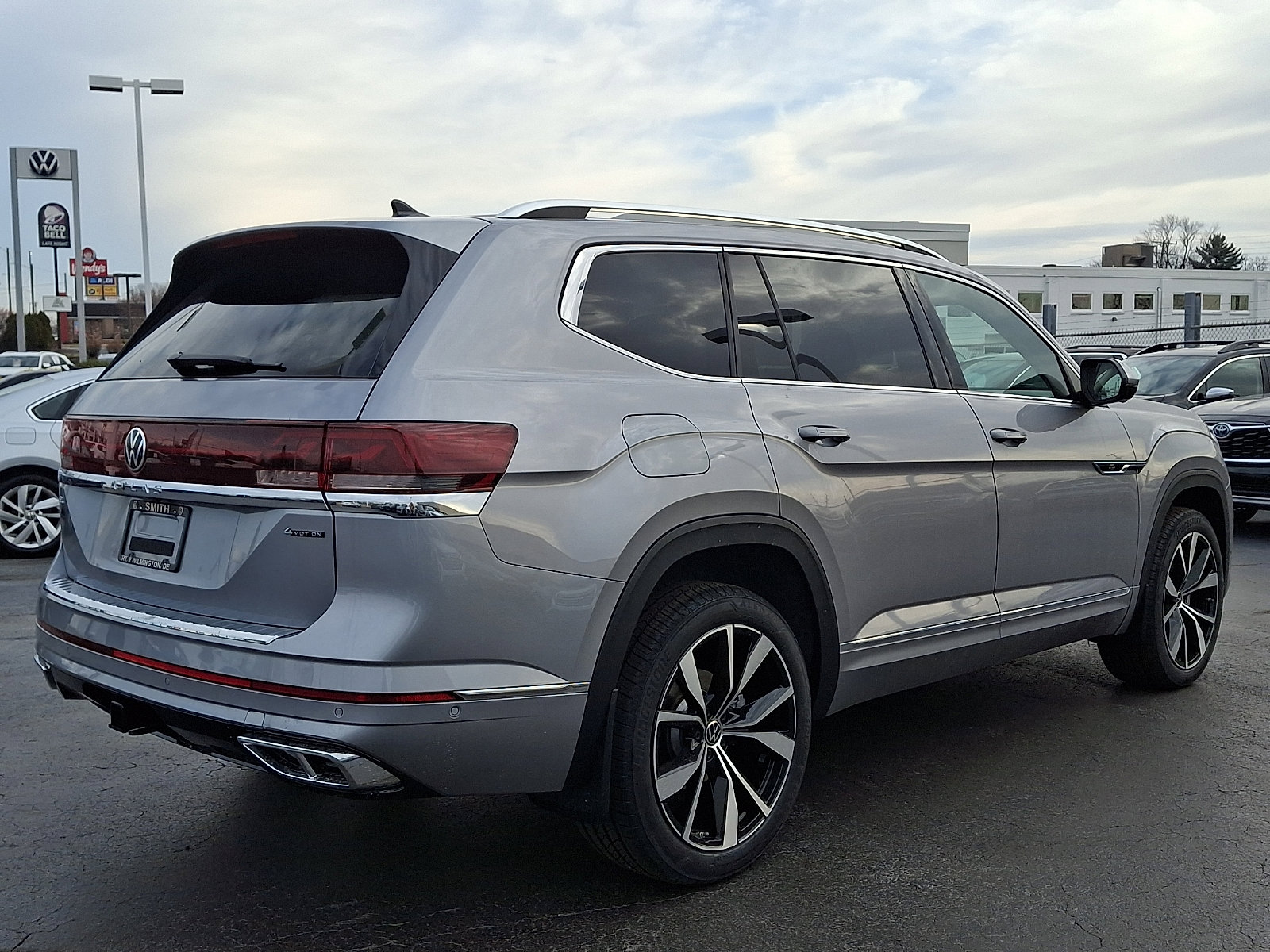 New 2026 Volkswagen Atlas SEL Premium R-Line image 4