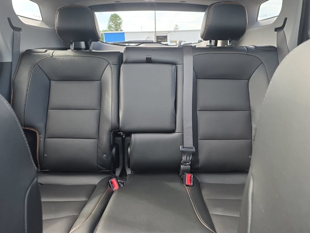 Used 2024 GMC Terrain AT4 w/ Tech Package AWD/4WD image 9