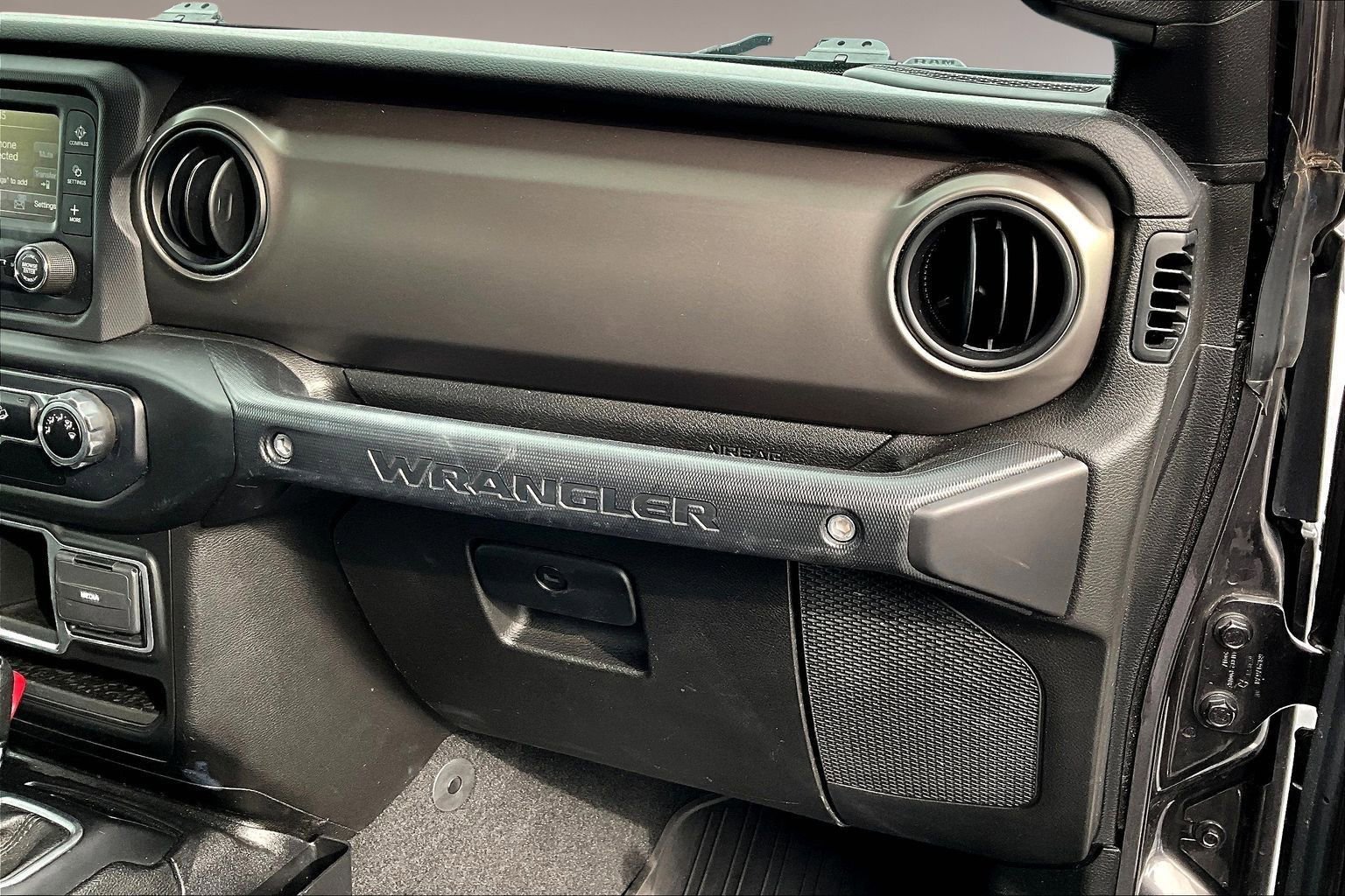 Used 2018 Jeep Wrangler Unlimited Sport image 26