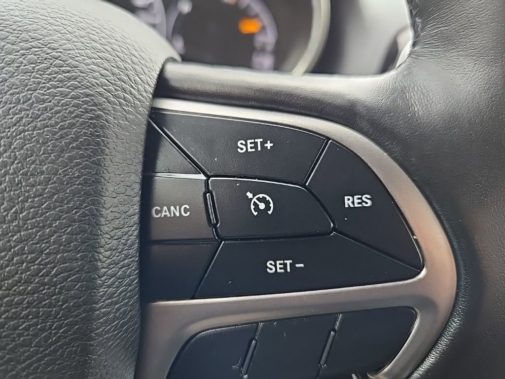 Used 2020 Jeep Grand Cherokee Limited image 16