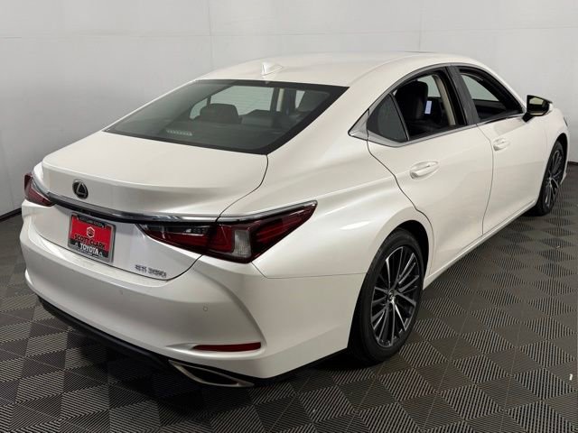 Used 2024 Lexus ES 350 w/ Premium Package image 8