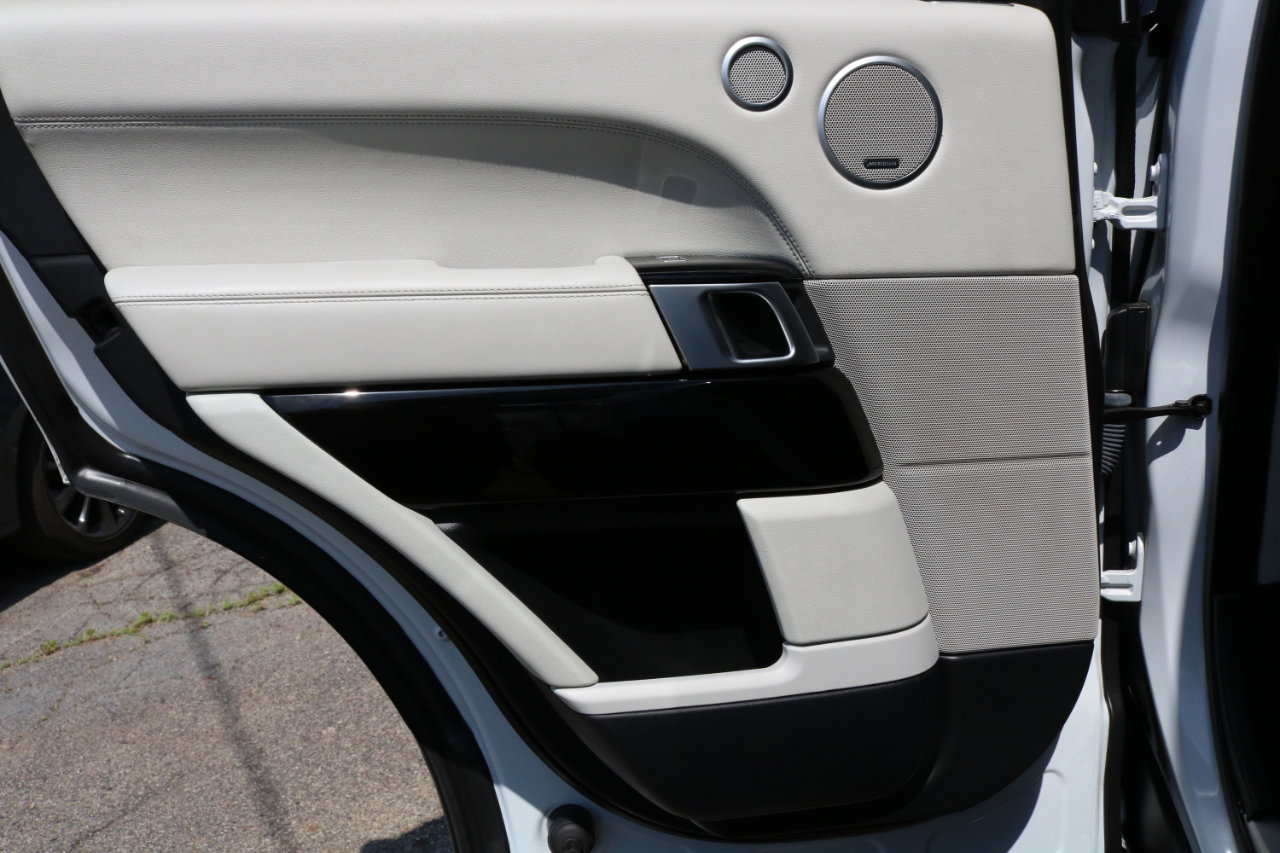 Used 2017 Land Rover Range Rover Supercharged image 38