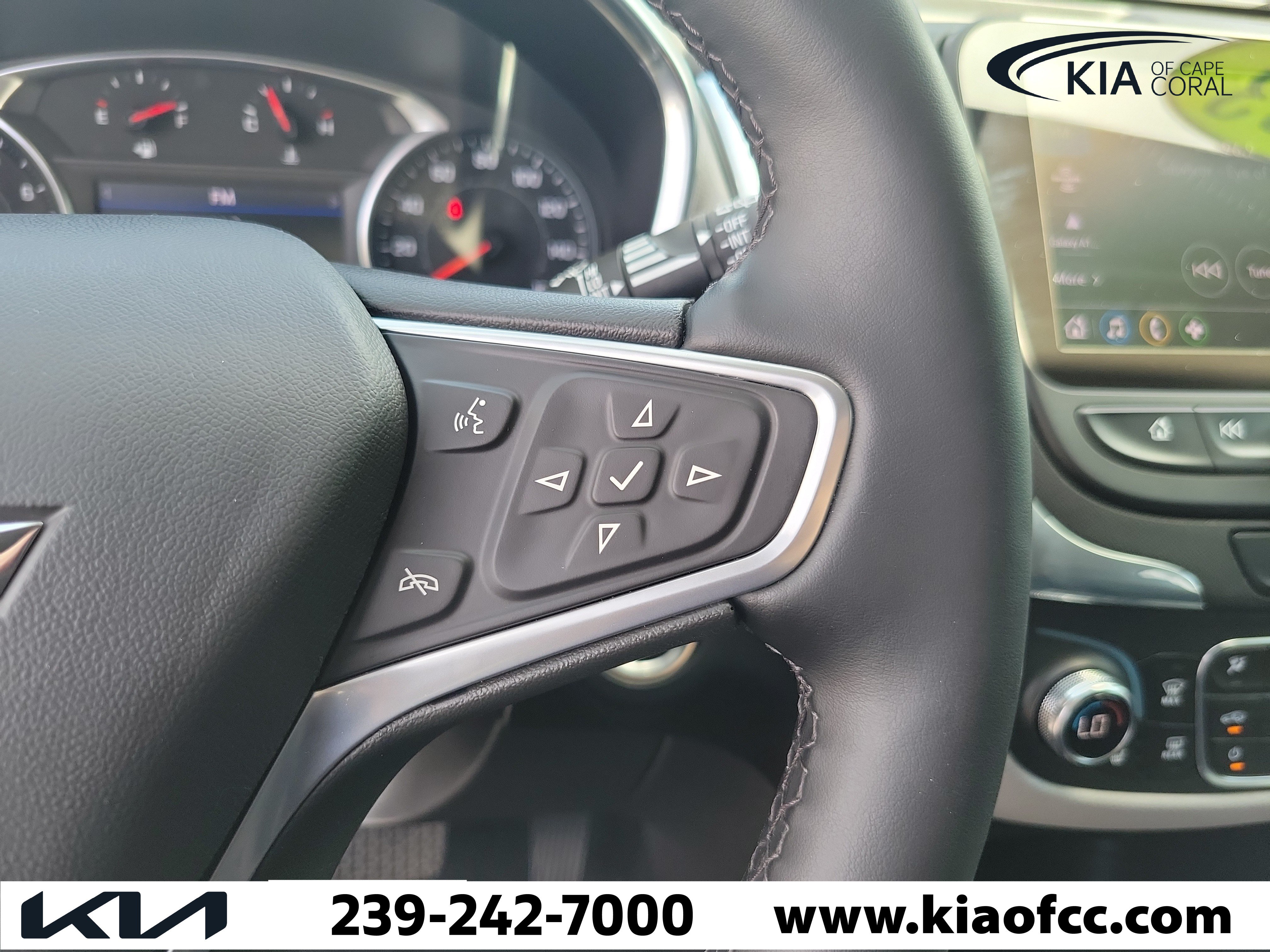Used 2023 Chevrolet Equinox LT AWD/4WD image 25