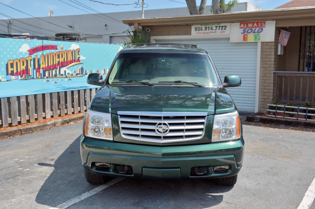 Used 2002 Cadillac Escalade AWD image 2