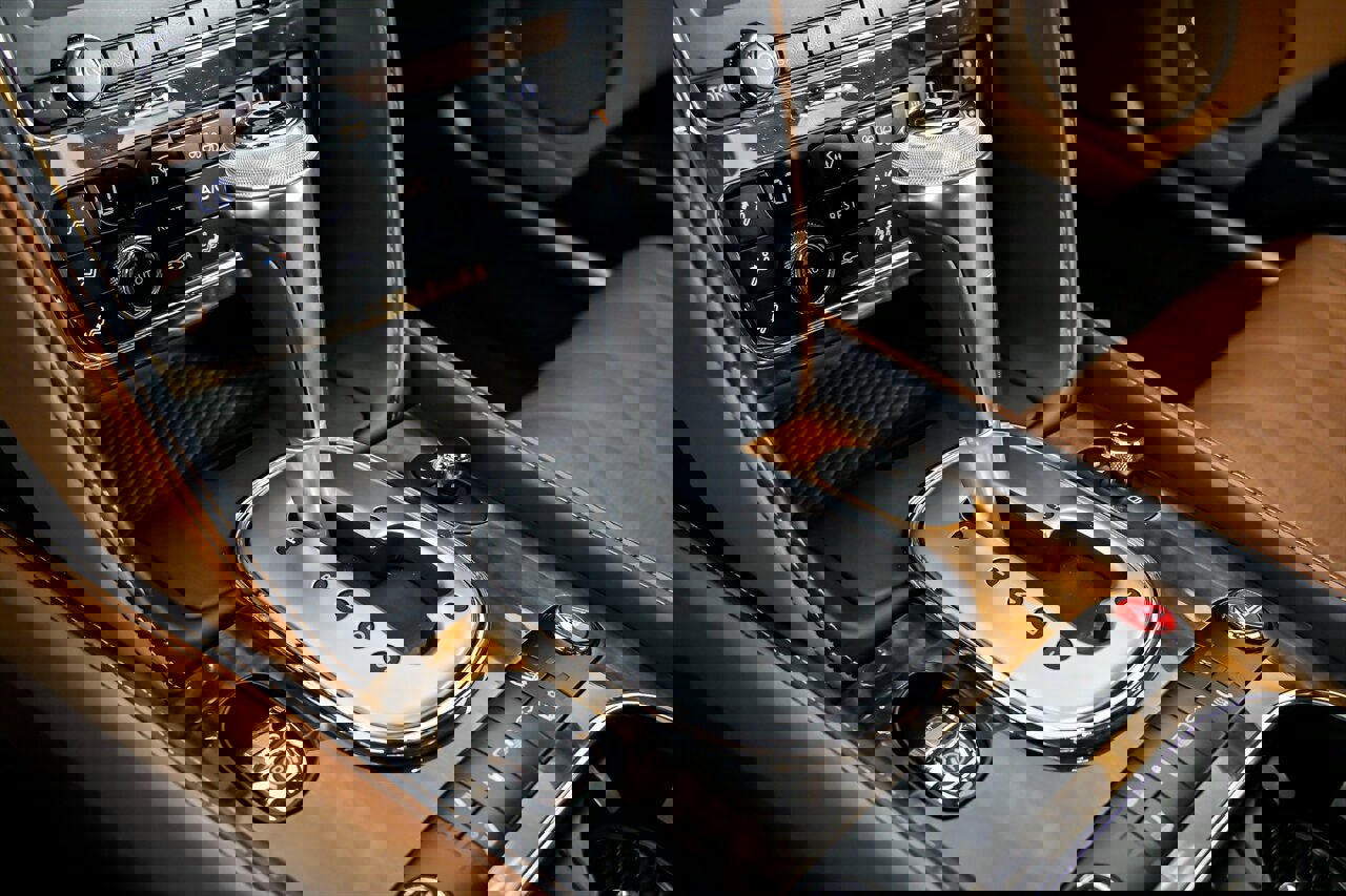 Used 2015 Bentley Flying Spur V8 image 38