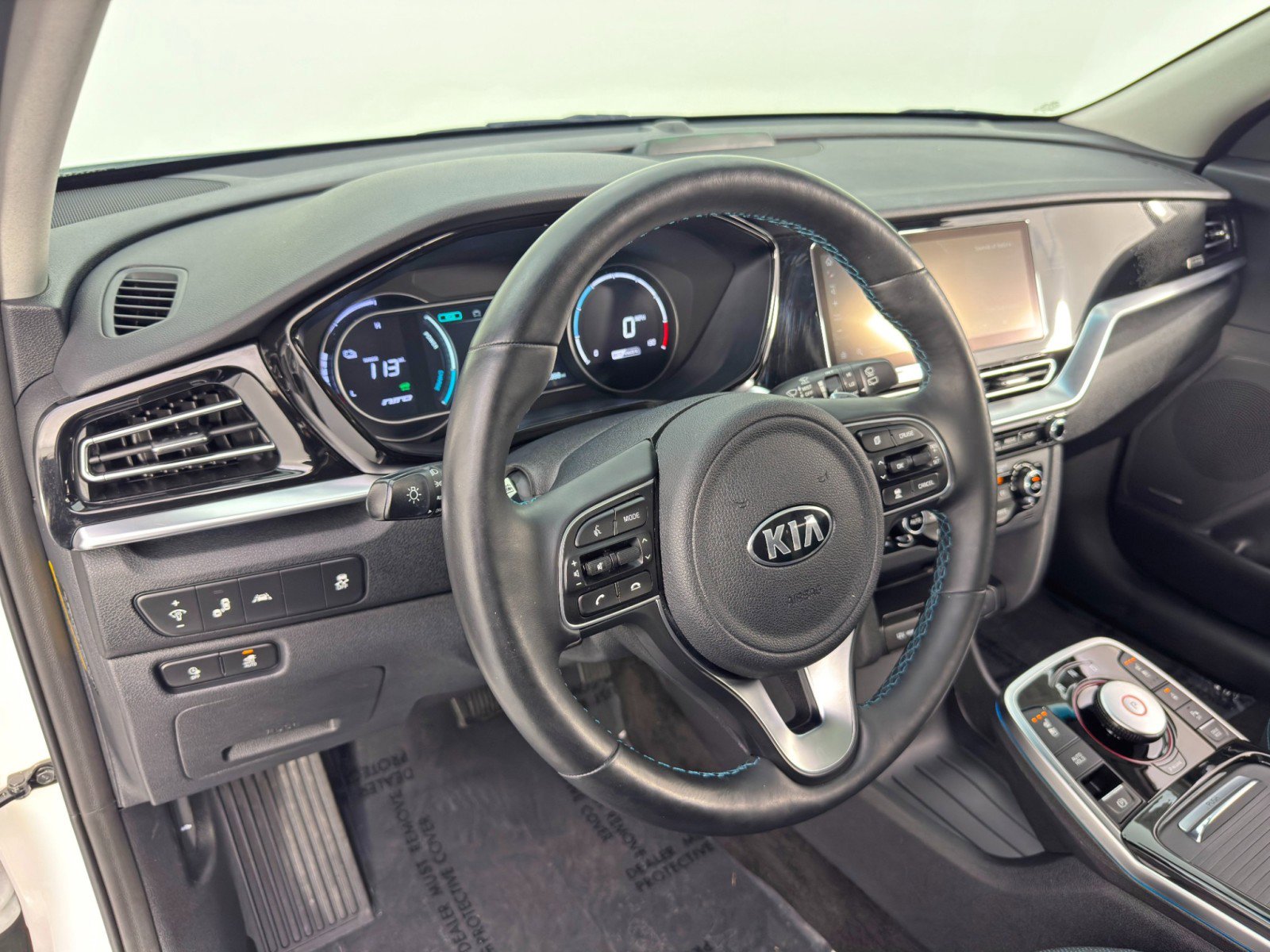 Used 2020 Kia Niro EX Premium w/ Cold Weather Package image 13