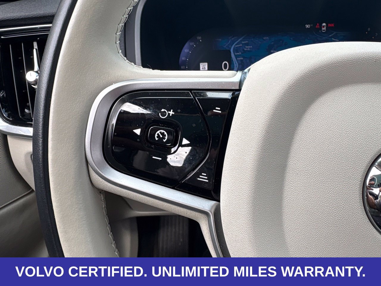 Certified 2025 Volvo V90 B6 Cross Country Plus AWD/4WD image 23