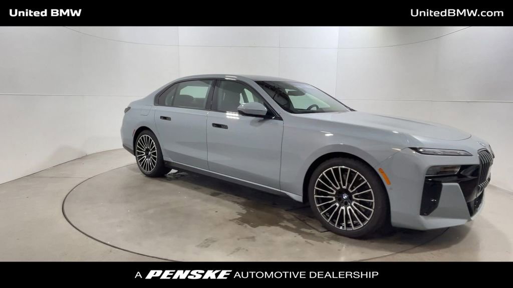 New 2026 BMW 760i xDrive w/ Executive Package image 2