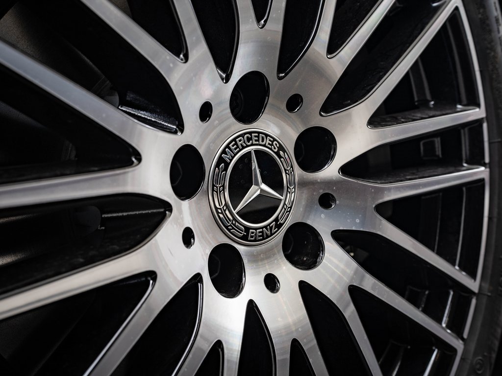 Used 2025 Mercedes-Benz C 300 4MATIC Sedan image 8