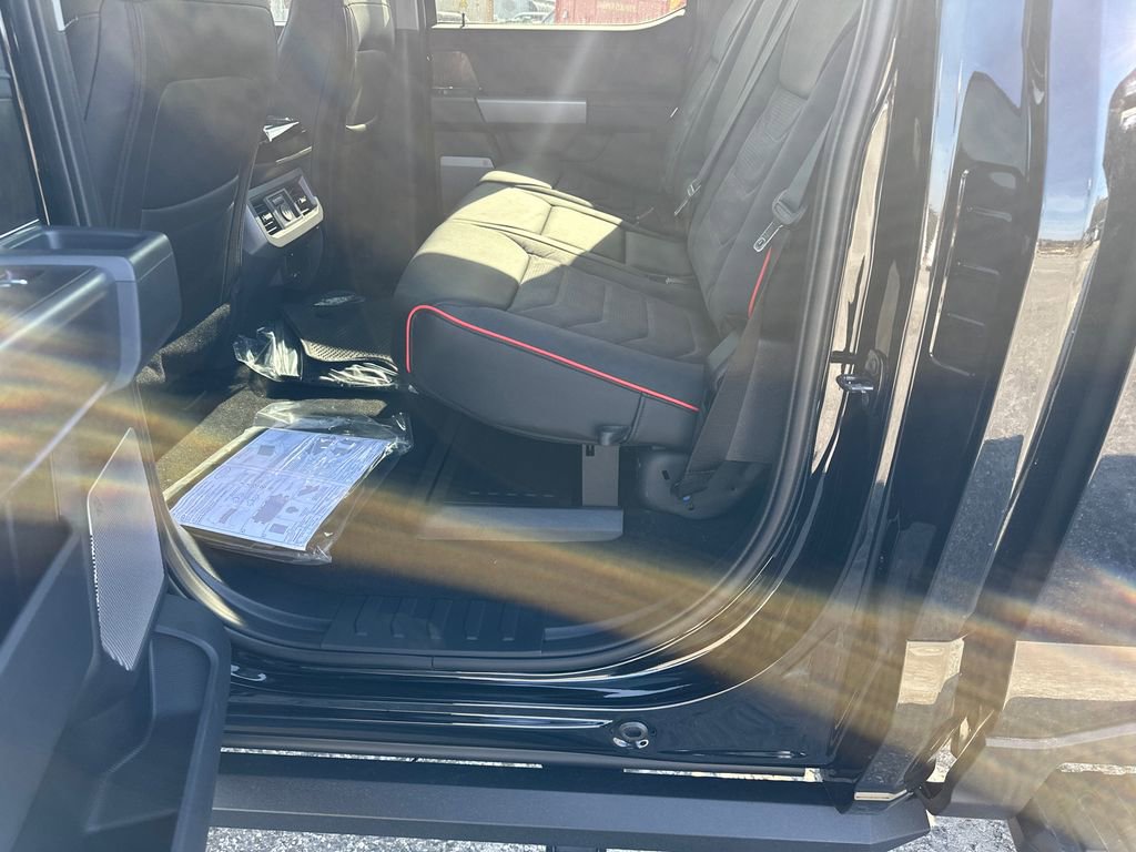 New 2026 Ford F250 Lariat w/ Black Appearance Package image 20