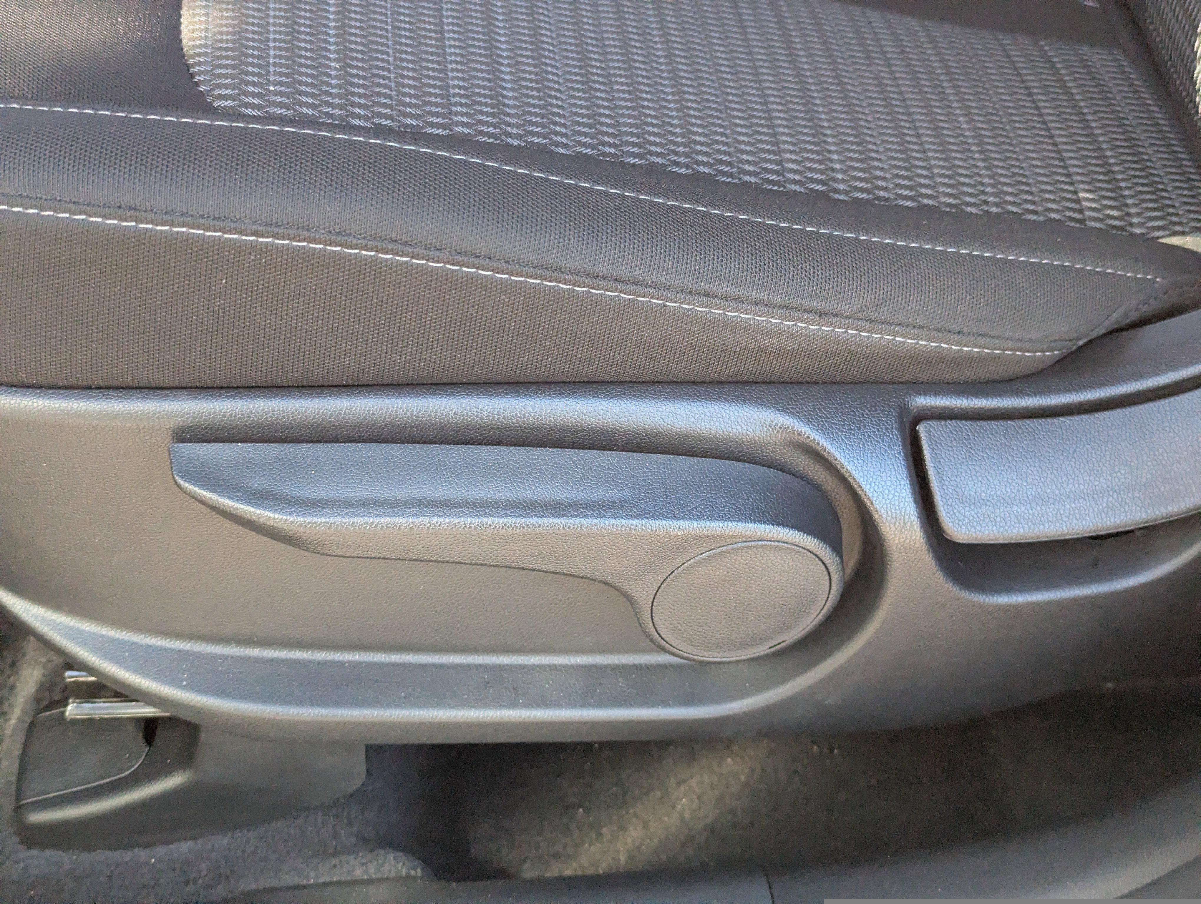 Certified 2025 Kia Sorento LX image 21