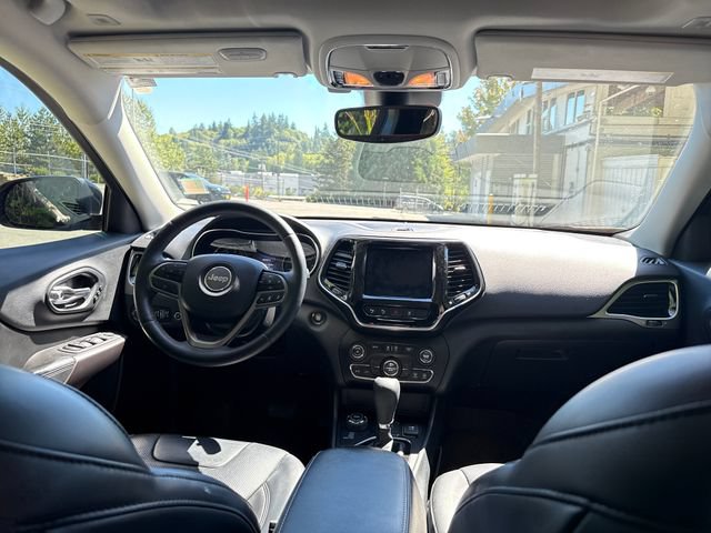 Used 2019 Jeep Cherokee Limited w/ Luxury Group AWD/4WD image 11