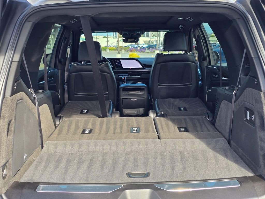 Used 2023 Cadillac Escalade Premium Luxury image 35