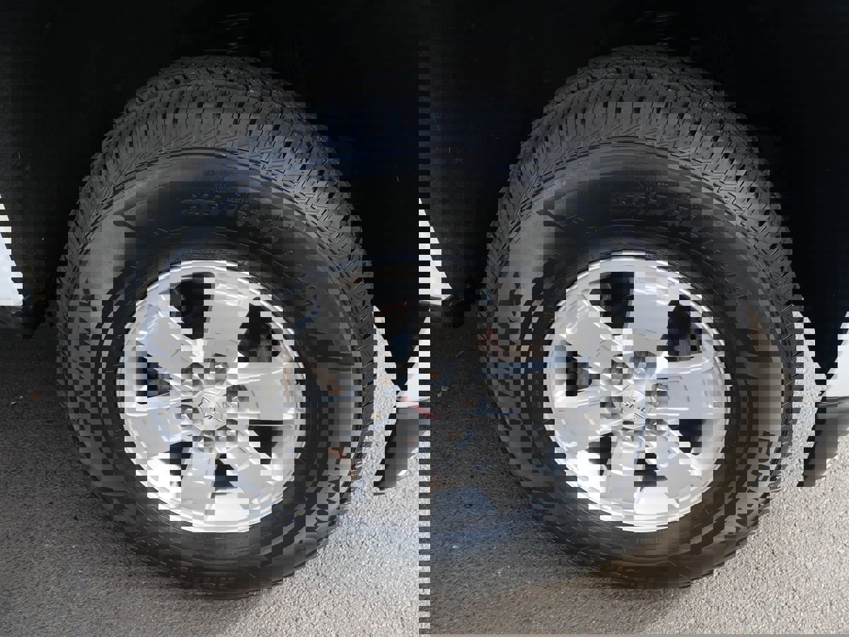 Used 2016 GMC Canyon W/T image 32