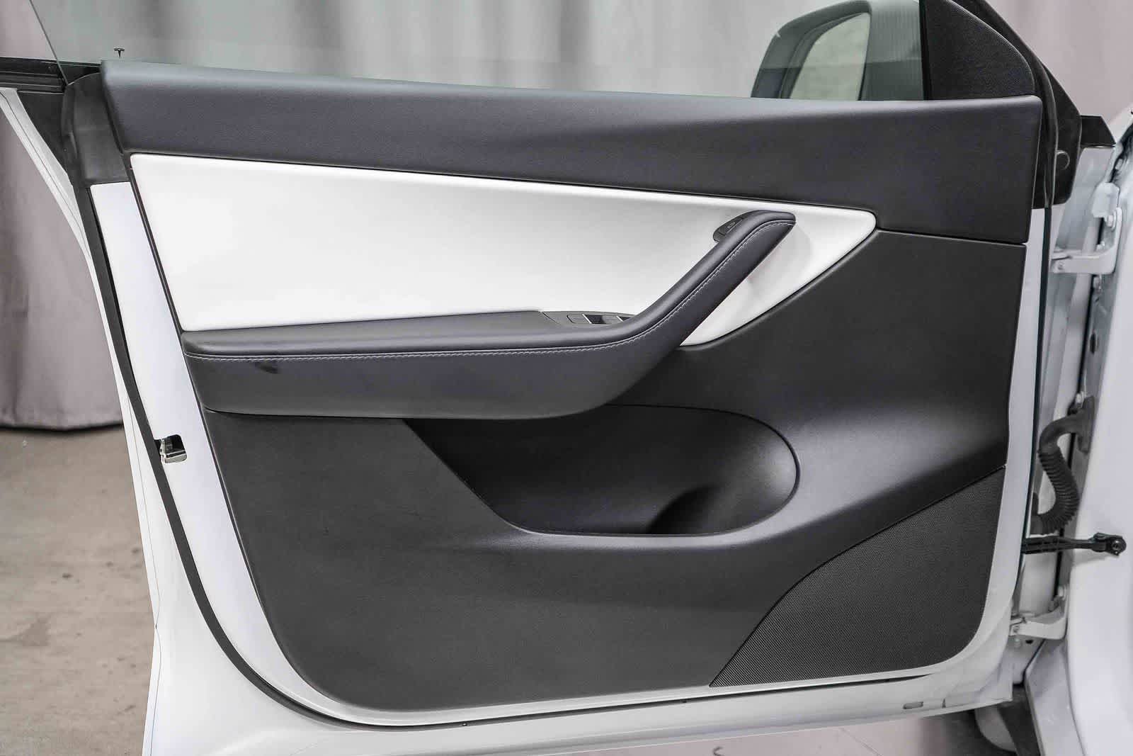 Used 2021 Tesla Model Y Long Range image 22
