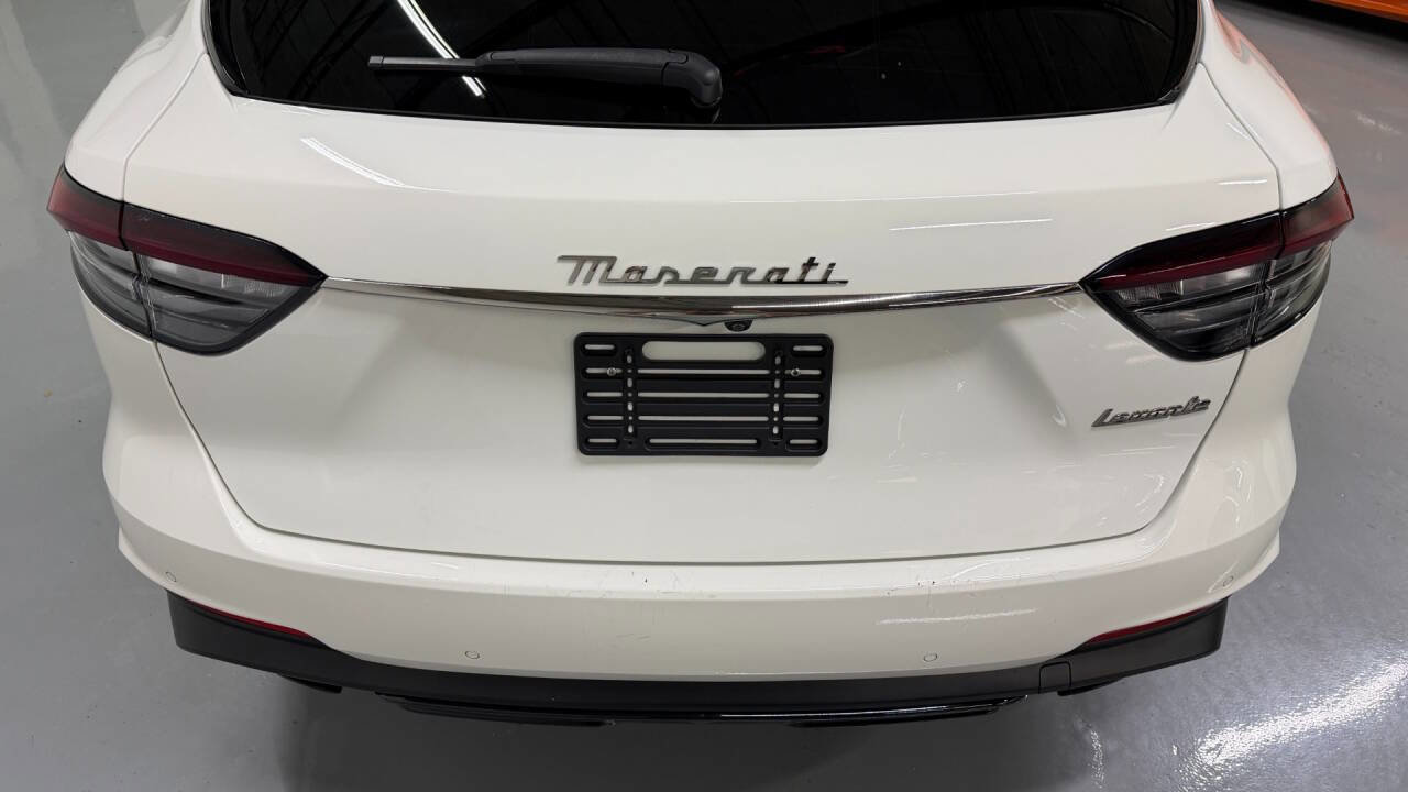 Used 2022 Maserati Levante GT AWD/4WD image 14