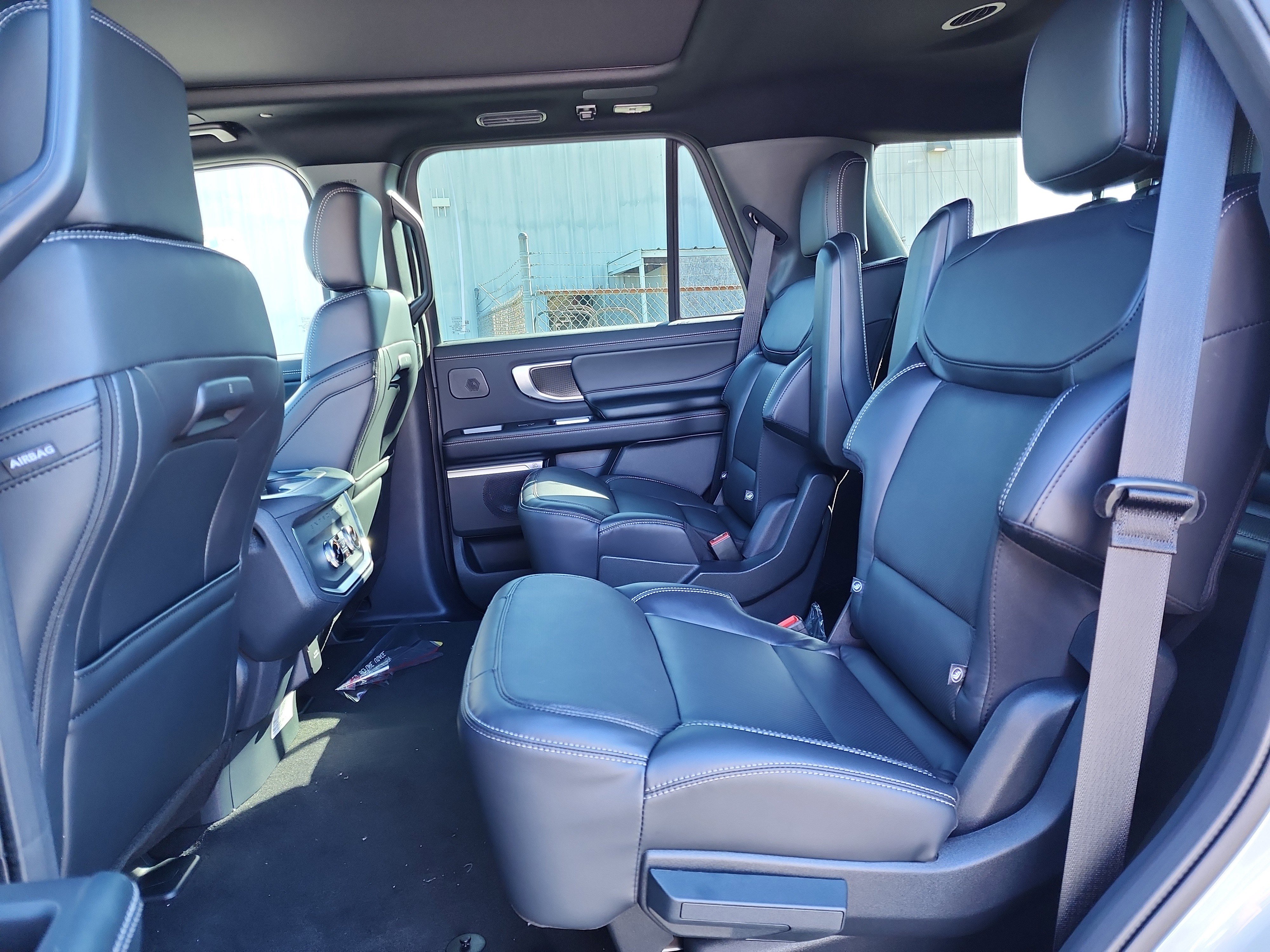 New 2025 Ford Expedition Platinum image 7