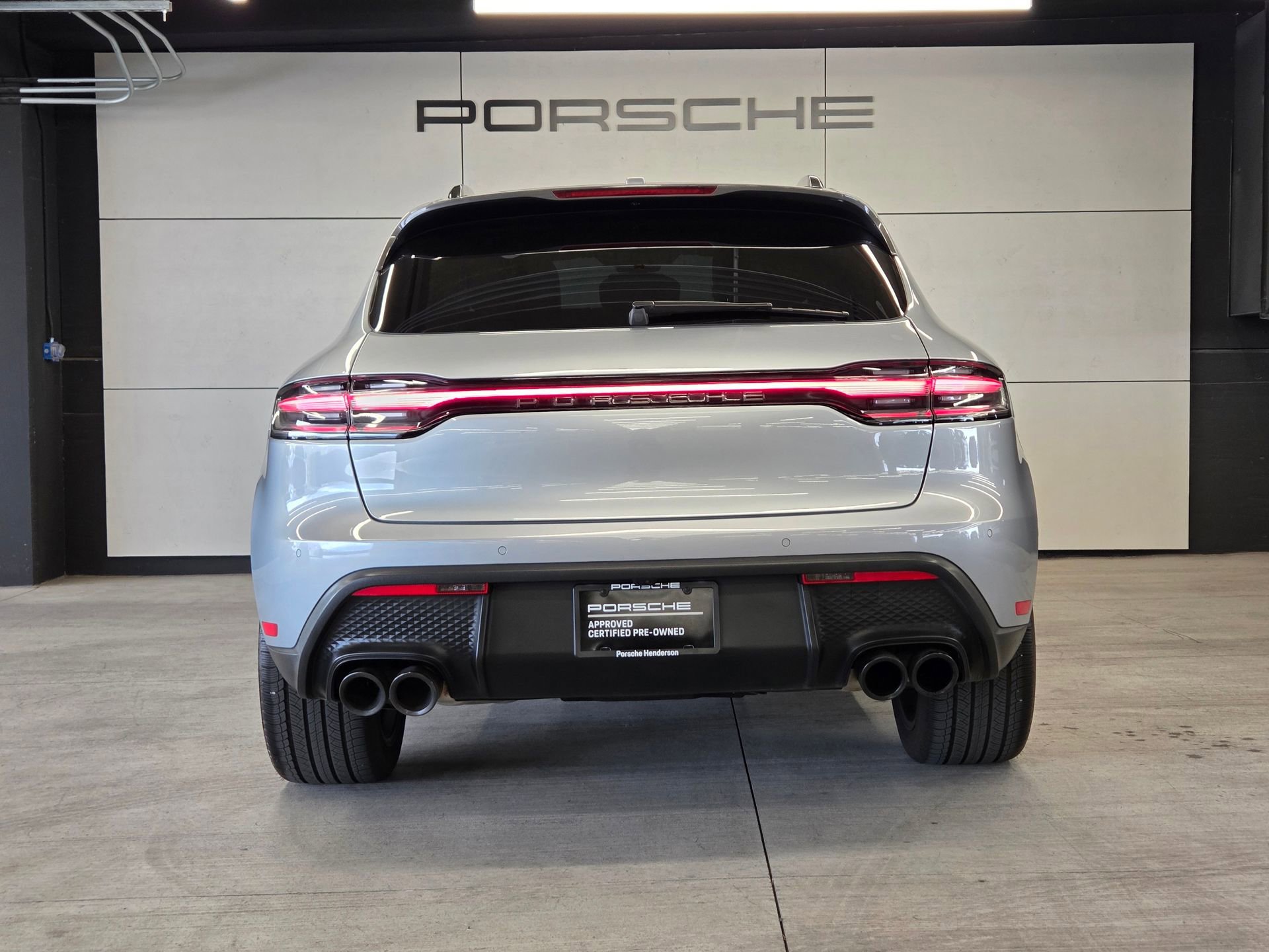 Certified 2024 Porsche Macan Turbo AWD/4WD image 7