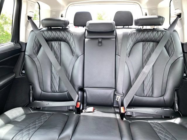 Used 2025 BMW X7 xDrive40i w/ Premium Package AWD/4WD image 11