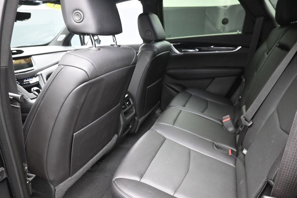 Used 2023 Cadillac XT5 Premium Luxury w/ Technology Package AWD/4WD image 12