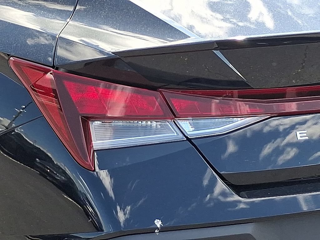 Used 2025 Hyundai Elantra Sport w/ Cargo Package FWD image 11