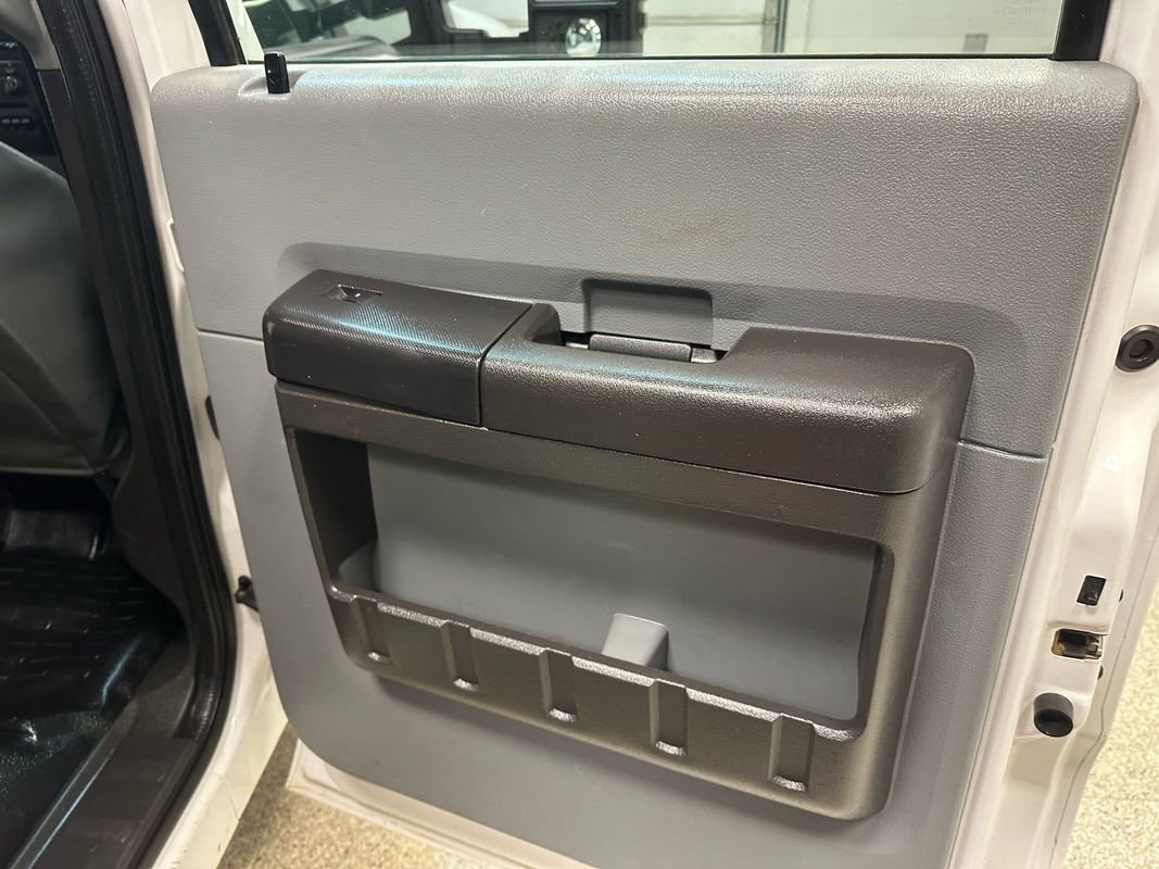 Used 2013 Ford F550 4x4 Crew Cab Super Duty w/ PWR Equipment Group image 13