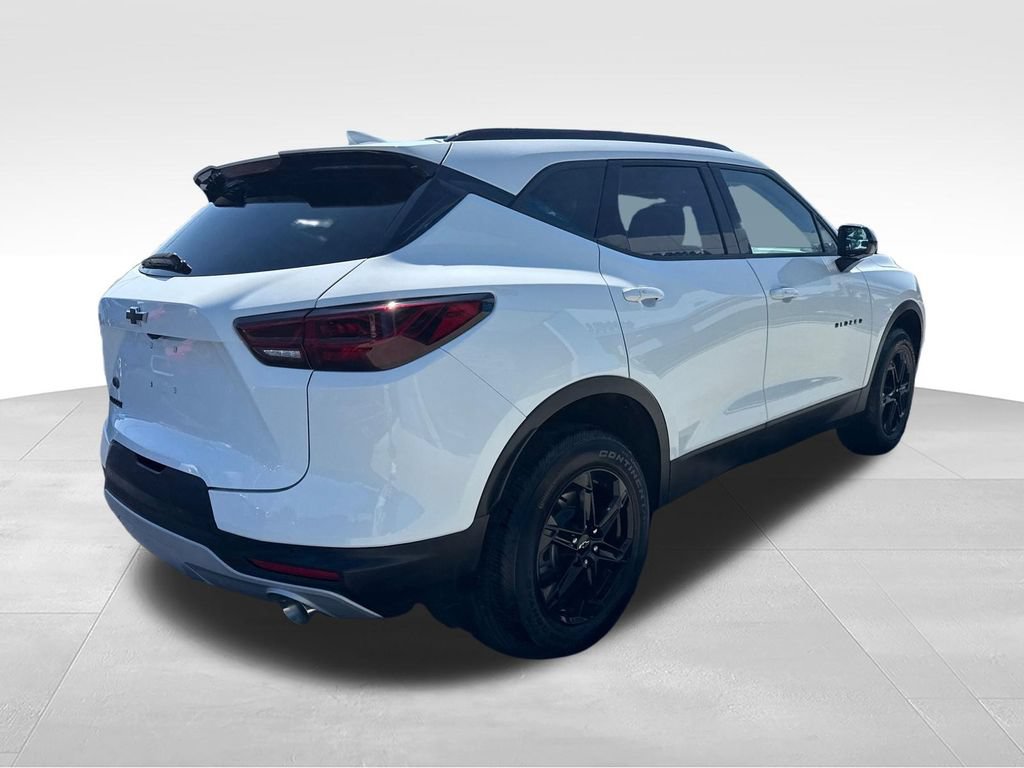 Used 2024 Chevrolet Blazer LT w/ Convenience Package FWD image 6