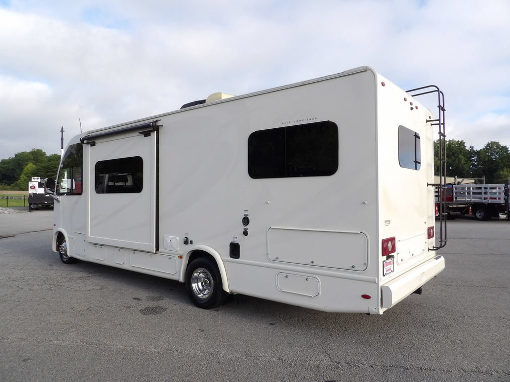 Used 2017 Ford E-450 and Econoline 450 Super Duty w/ A/C Prep Package RWD image 4
