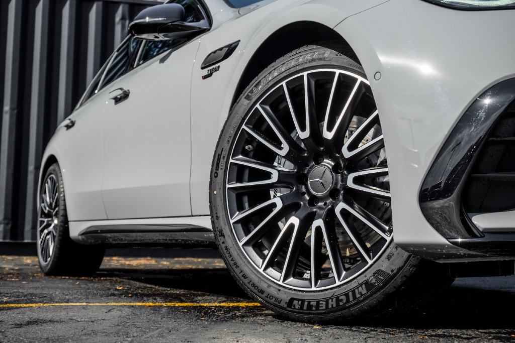 New 2027 Mercedes-Benz E 53 AMG e 4MATIC Sedan image 7