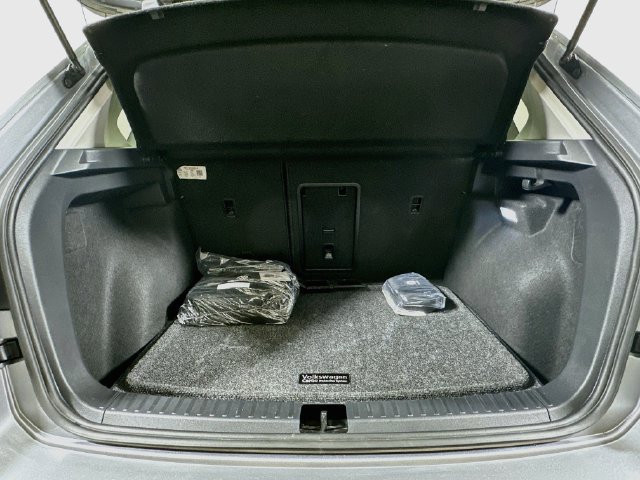 Certified 2025 Volkswagen Taos SEL AWD/4WD image 27