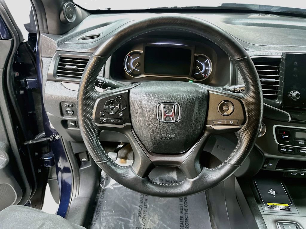 Used 2025 Honda Passport EX-L image 11