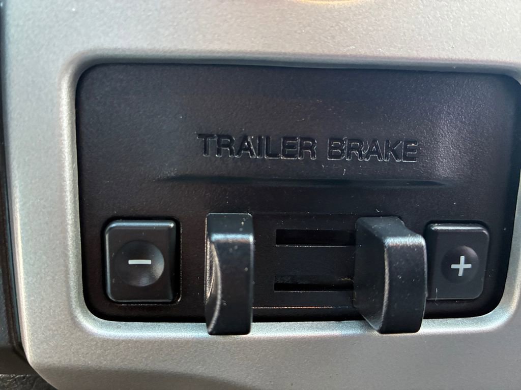 Used 2014 Ford F150 XLT w/ Trailer Tow Package image 9