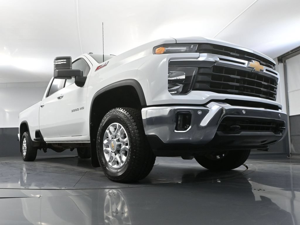 Used 2025 Chevrolet Silverado 3500 LT w/ Safety Package AWD/4WD image 55