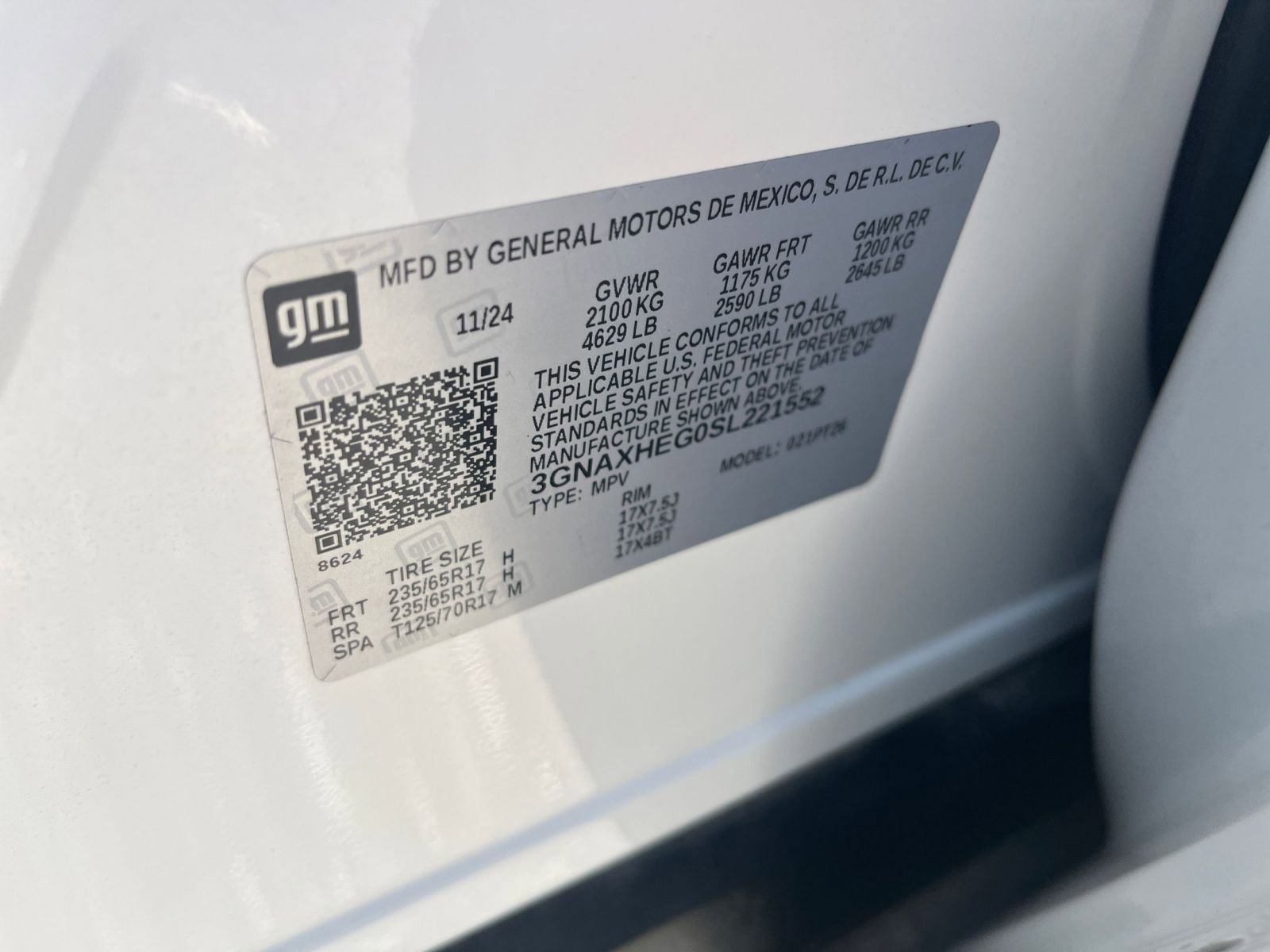 Used 2025 Chevrolet Equinox LT FWD image 29