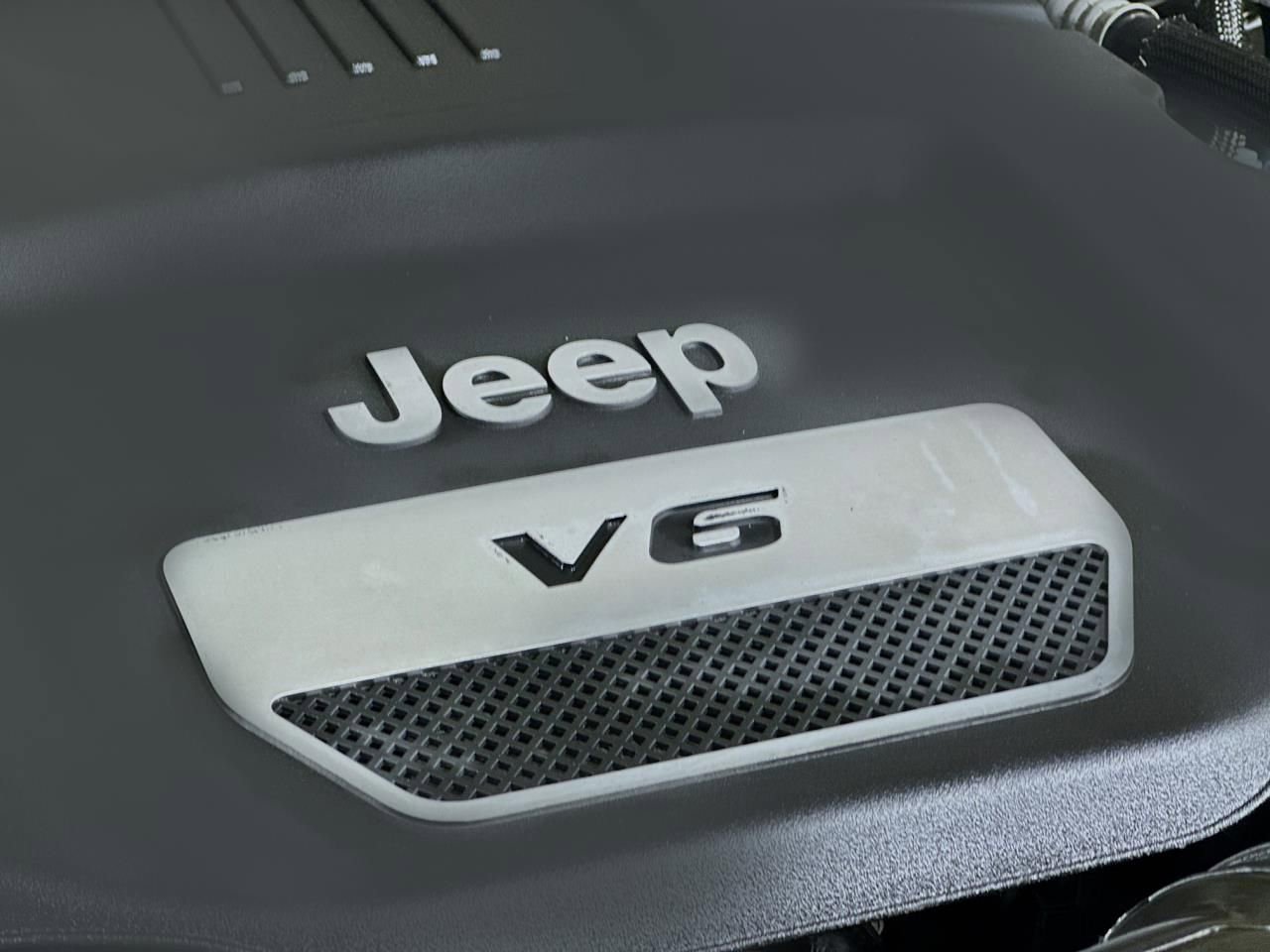 Used 2018 Jeep Wrangler Unlimited Sport image 25