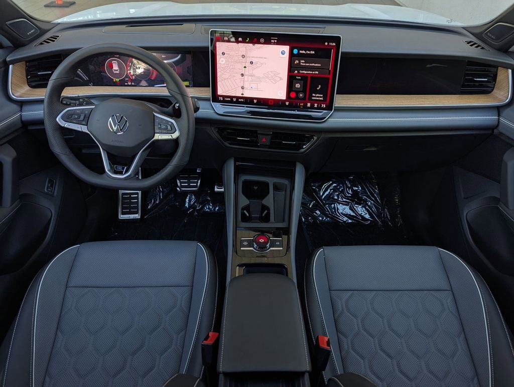 New 2025 Volkswagen Tiguan SE R-Line image 15