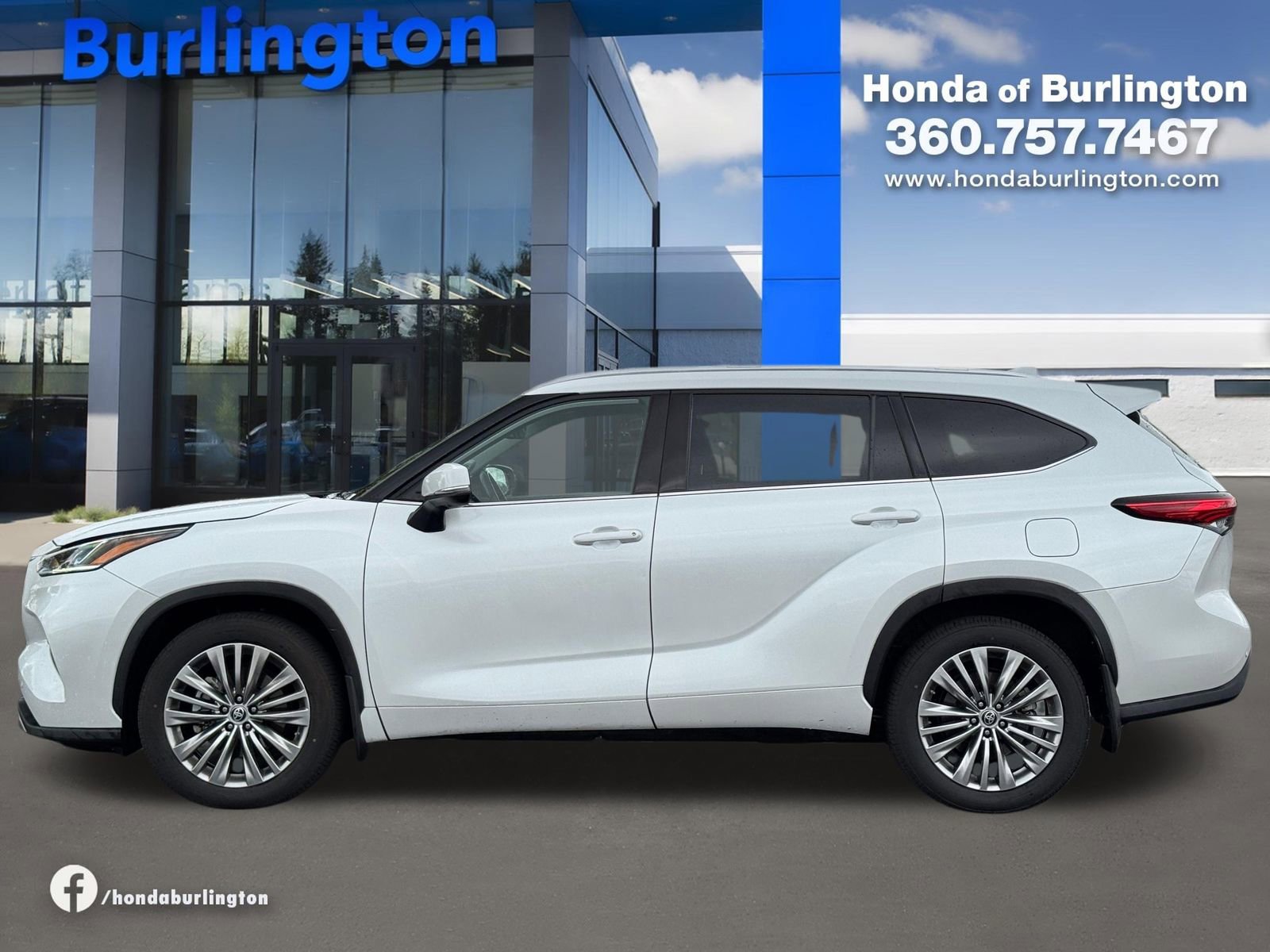Used 2022 Toyota Highlander Platinum AWD/4WD image 3