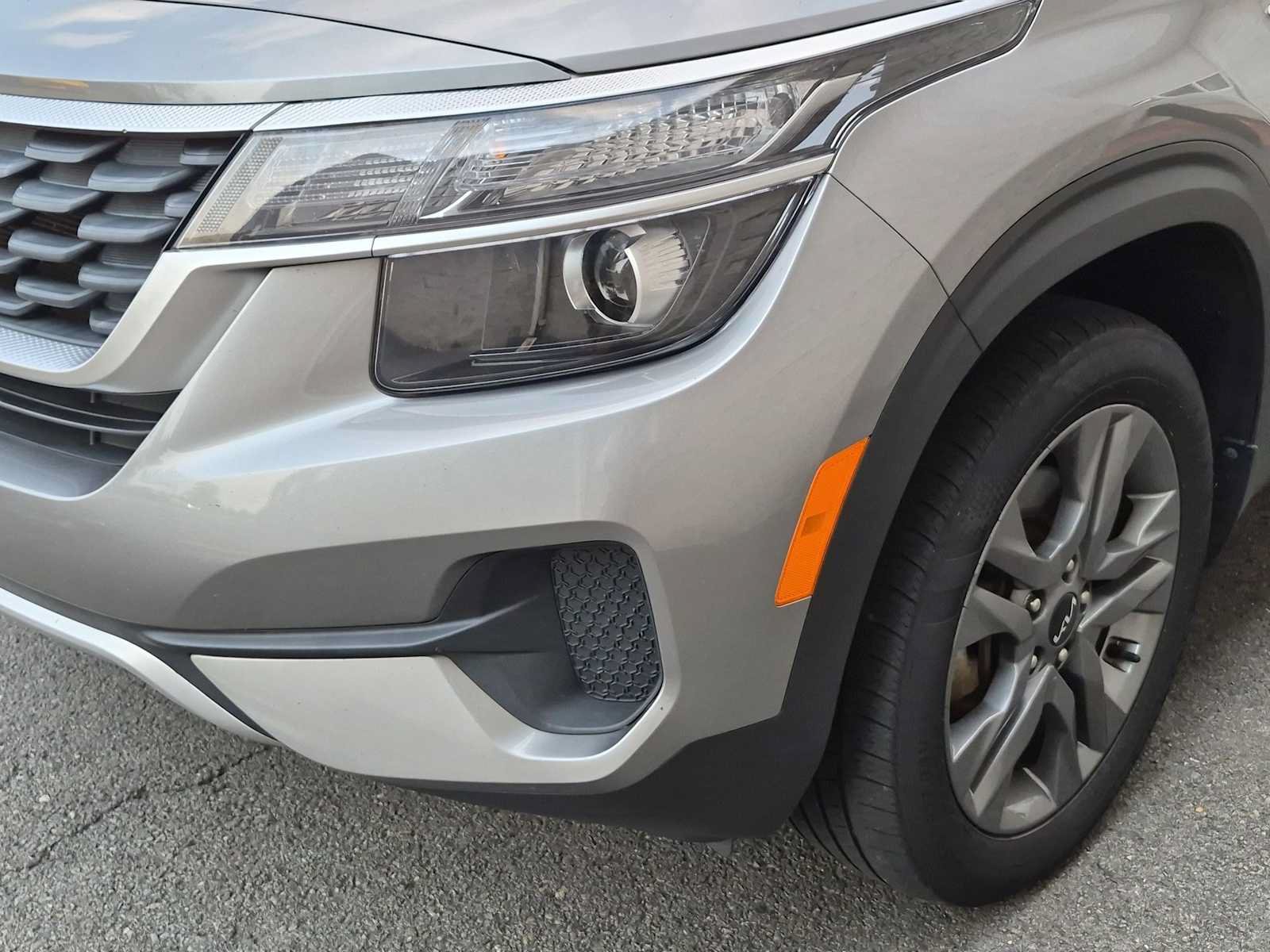 Used 2023 Kia Seltos LX AWD/4WD image 11