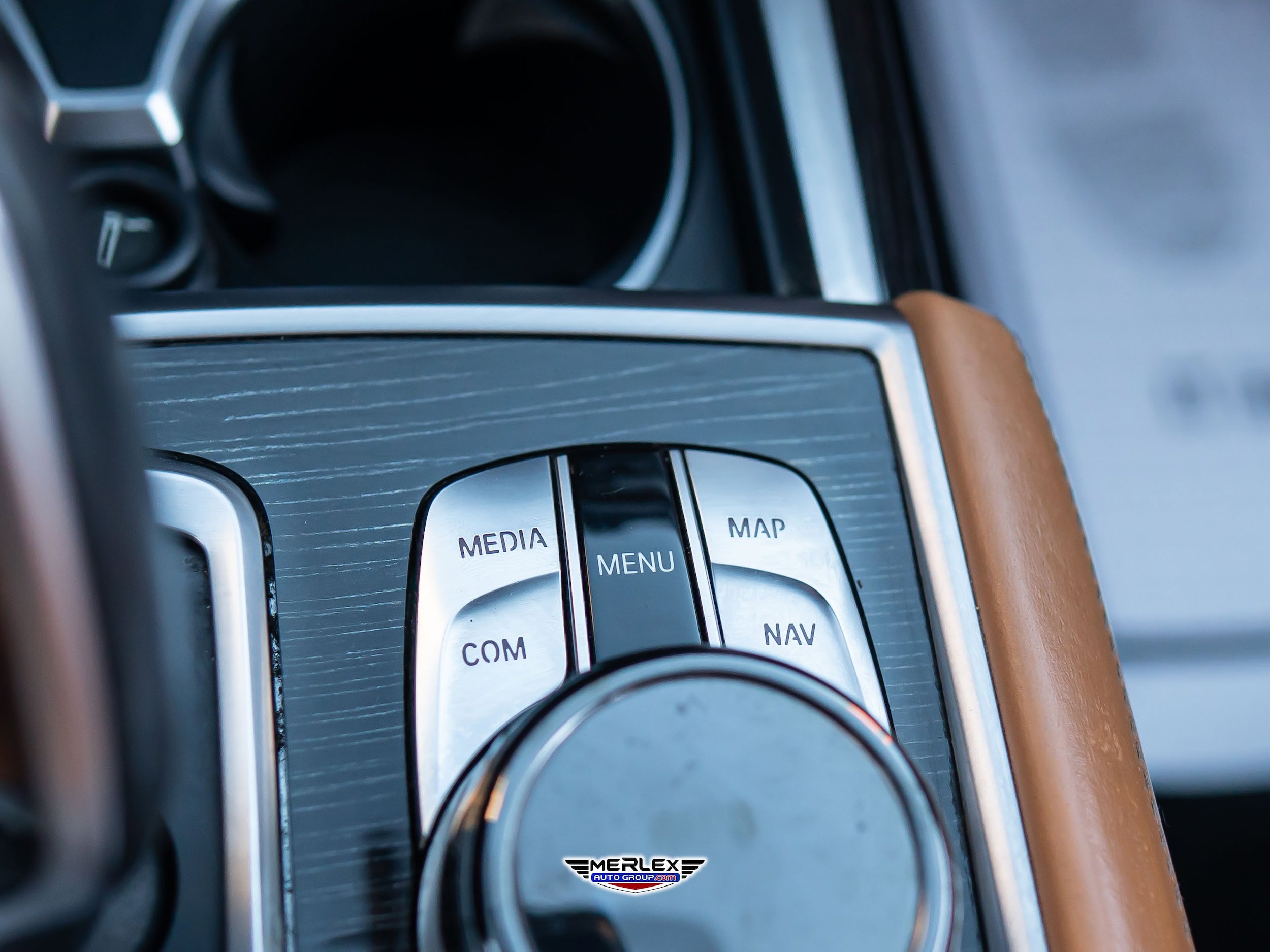 Used 2018 BMW 750i RWD image 39