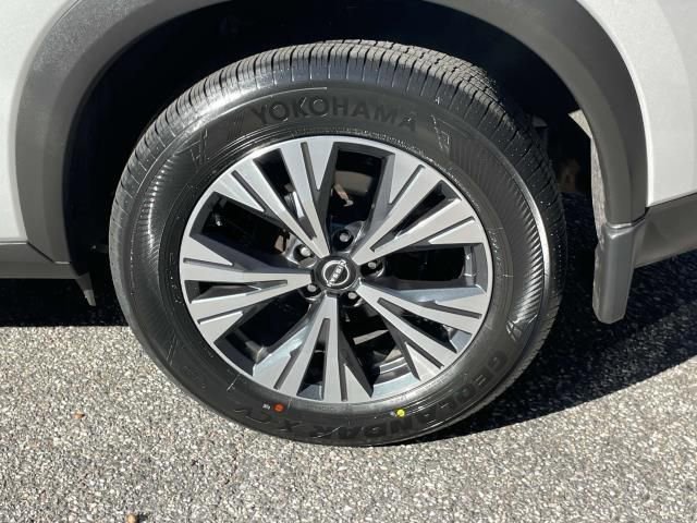 Certified 2023 Nissan Rogue SV image 10