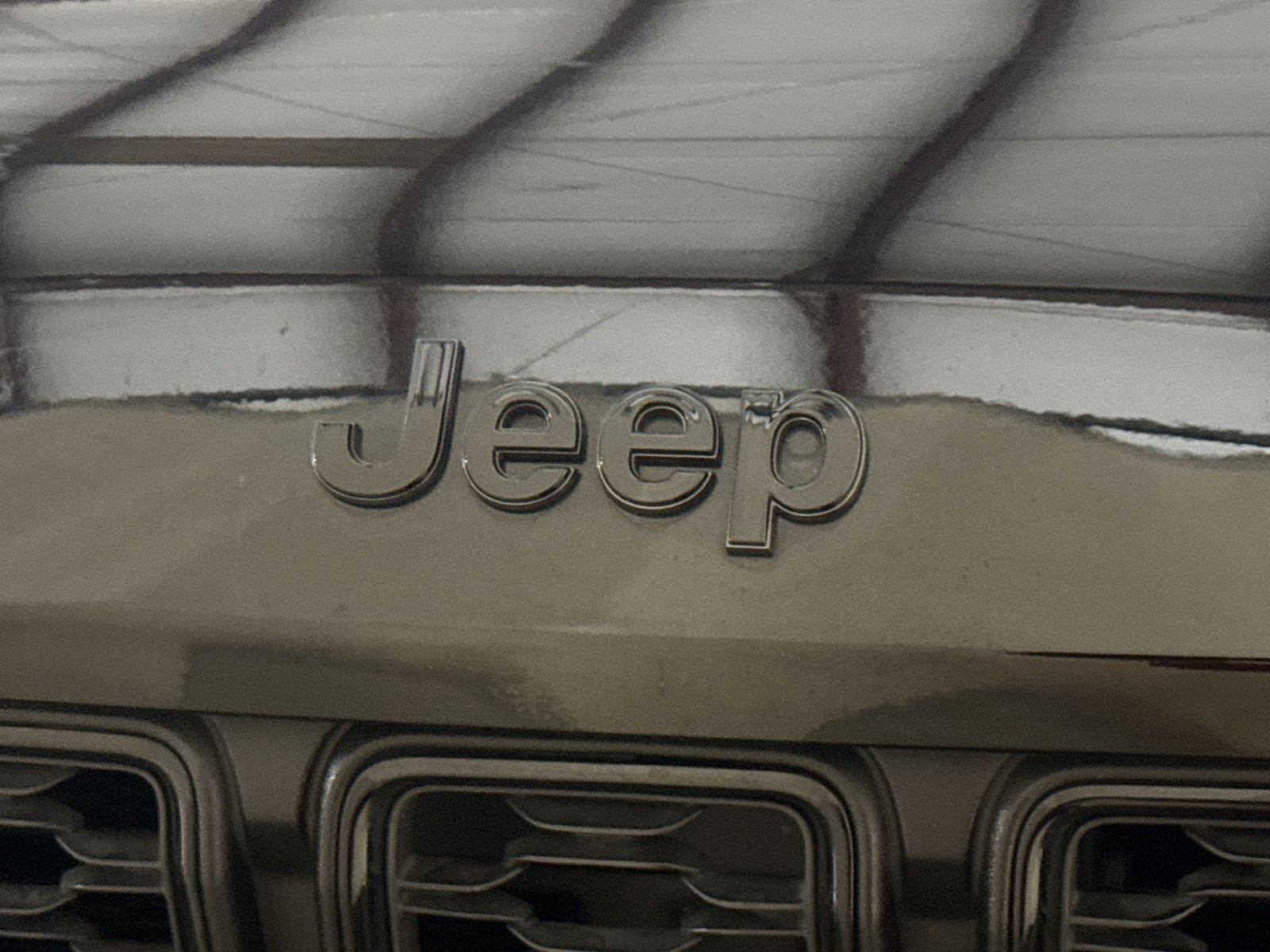Used 2024 Jeep Grand Cherokee L Limited w/ Black Appearance Package AWD/4WD image 12