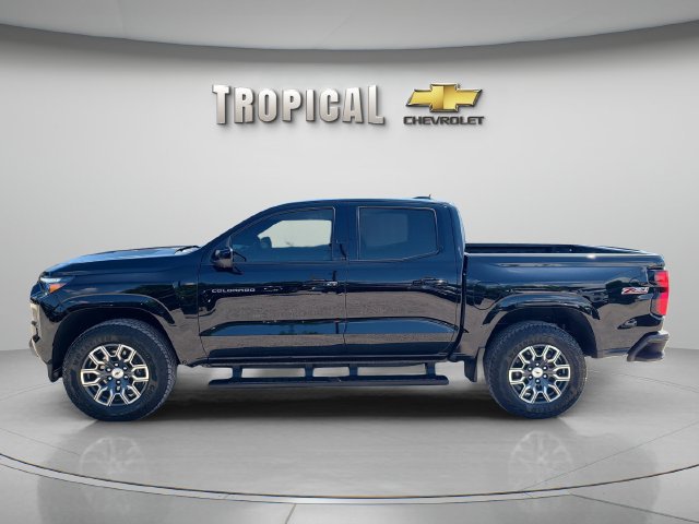 Used 2026 Chevrolet Colorado Z71 w/ Technology Package AWD/4WD image 2