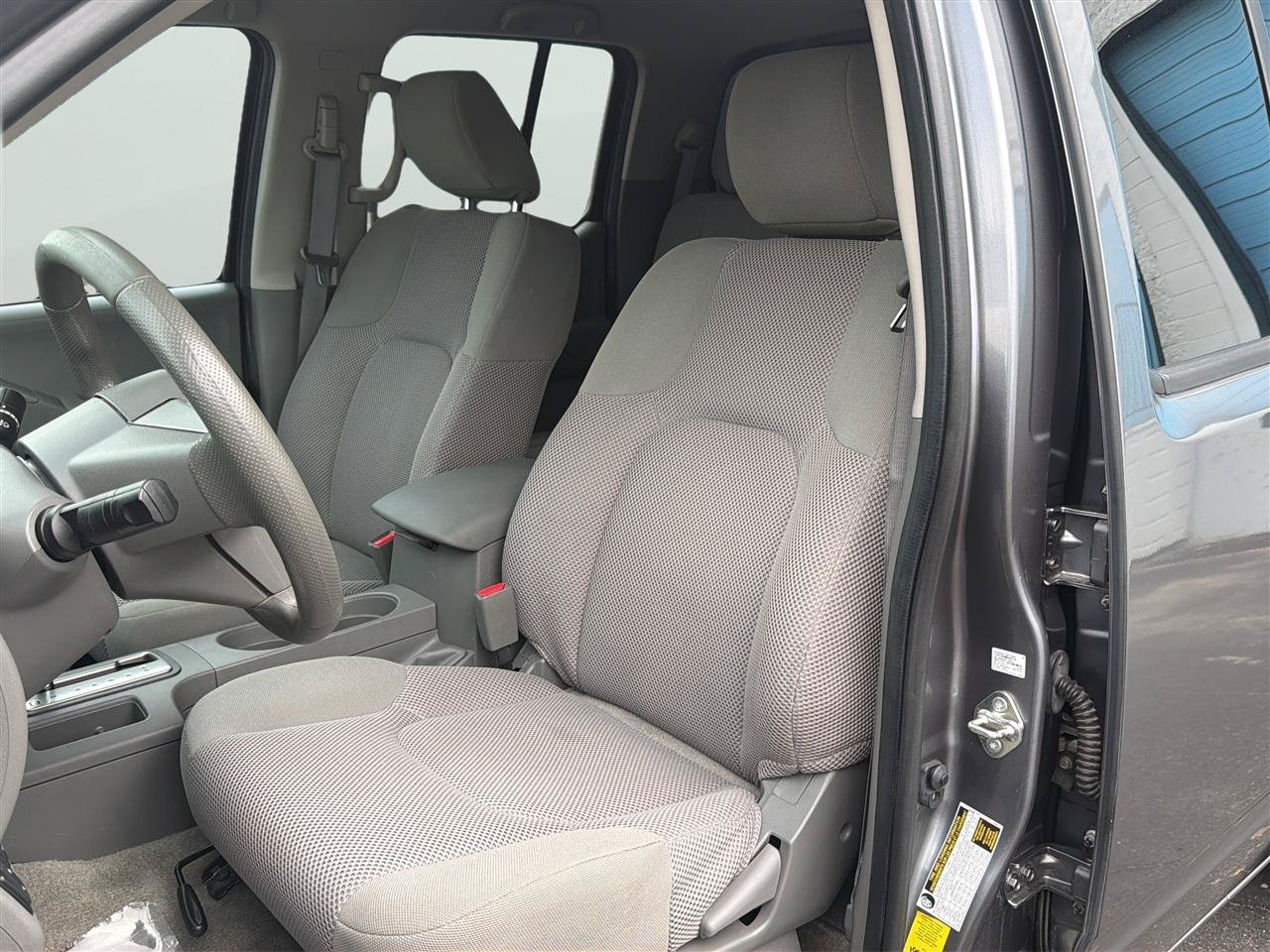 Used 2018 Nissan Frontier SV AWD/4WD image 12