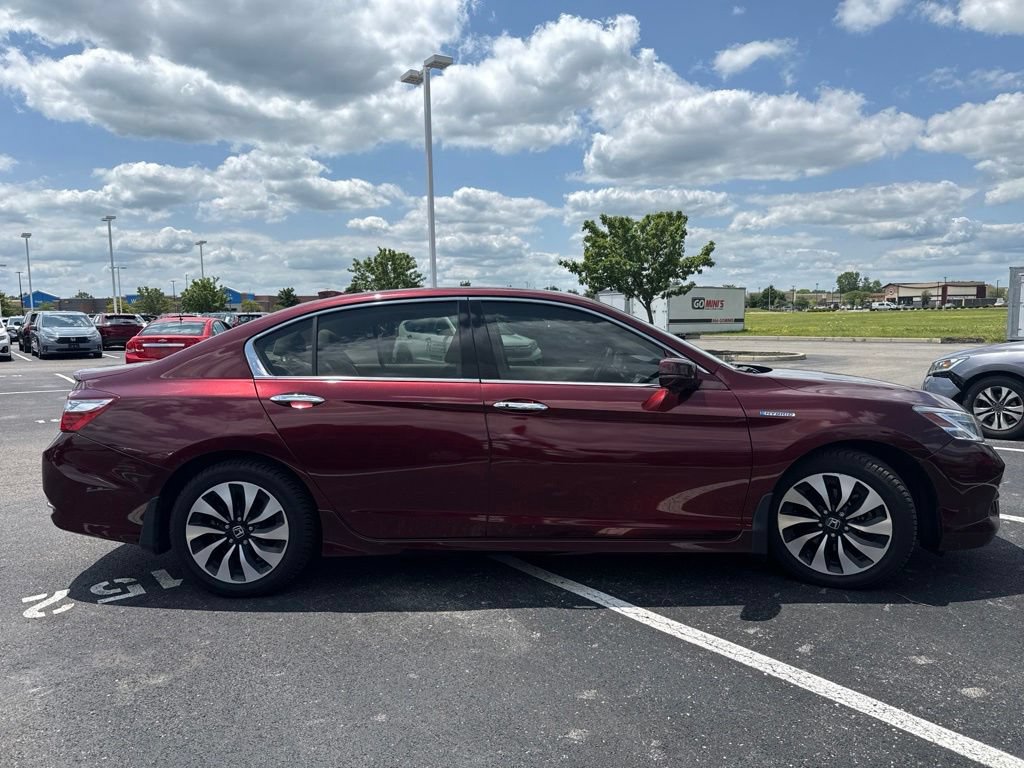 Used 2017 Honda Accord Touring image 12