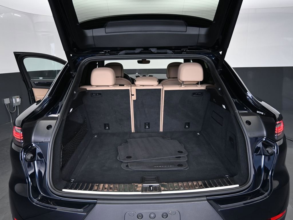 Used 2022 Porsche Cayenne Coupe w/ Premium Package image 24